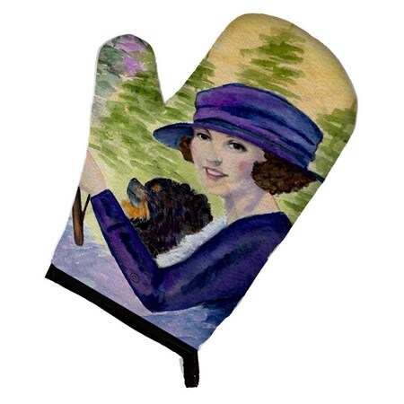 Carolines Treasures Lady driving with Her Pomeranian Oven Mitt SS8538OVMT